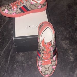 Gucci sneakers🛑SOLD🛑
